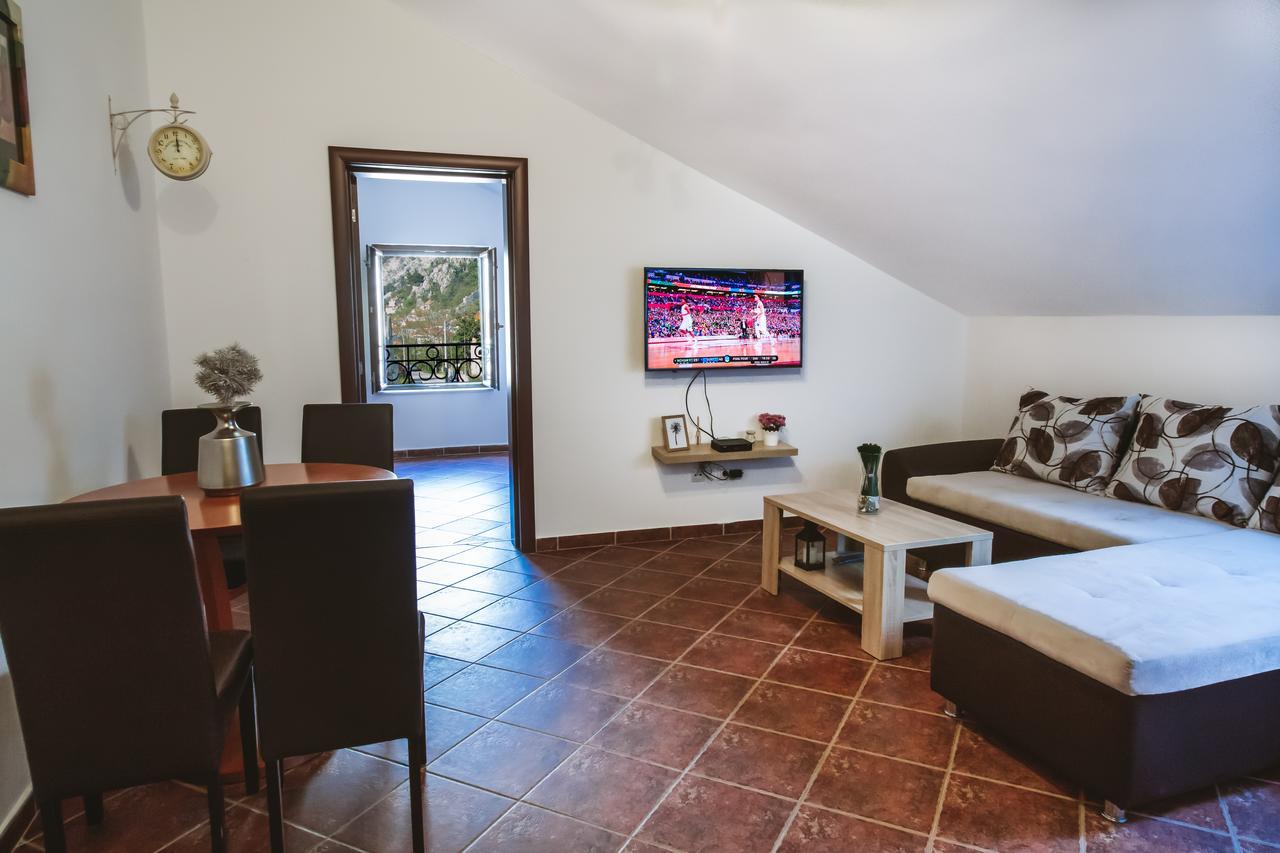 Apartment Atina Kotor Exteriér fotografie